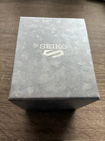 実際私が、息子にプレゼントしたけど、使っていない時計 箱のまま